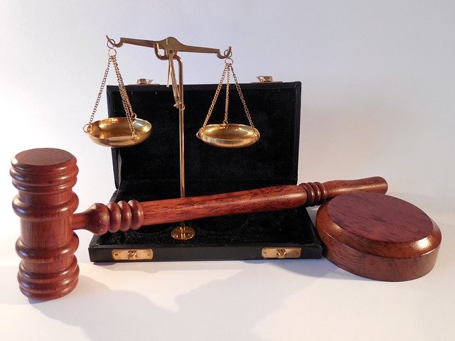W czym umie nam pomóc radca prawny? W których rozprawach i w jakich płaszczyznach prawa wspomoże nam radca prawny?